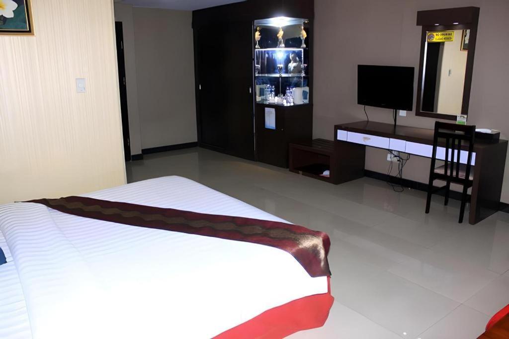 Grand Antares Hotel Medan Exterior foto