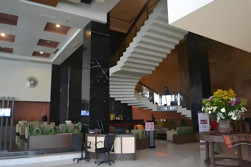 Grand Antares Hotel Medan Exterior foto