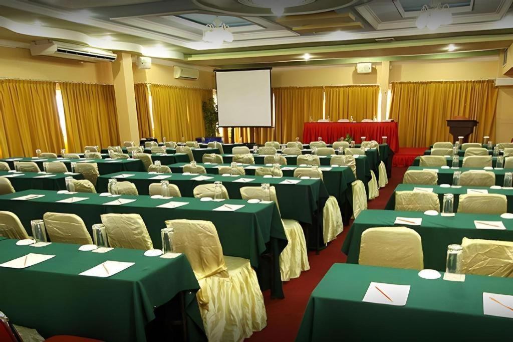 Grand Antares Hotel Medan Exterior foto